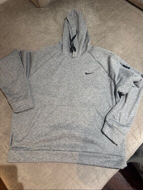 Nike Therma-fit pullover hoodie